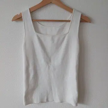 emmi 화이트 탱크탑 ONE SIZE