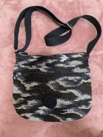 Kipling 카모플라쥬 숄더백