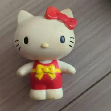 헬로키티 피규어 리본 포함
