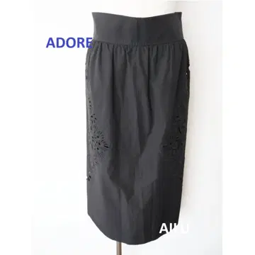 ADORE 볼드 컷워크 스커트 M 사이즈 블랙 54938