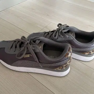 PUMA 그레이 레오파드 스니커즈
