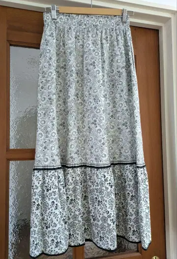 23구 코튼 실크 꽃무늬 스커트 Size 38