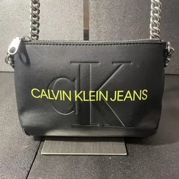 Calvin Klein Jeans 블랙 파우치 체인 스트랩