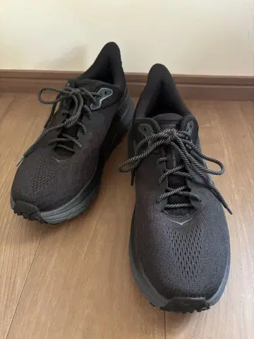 [새상품급] HOKA ONEONE 챌린저 ATR7 27.5cm