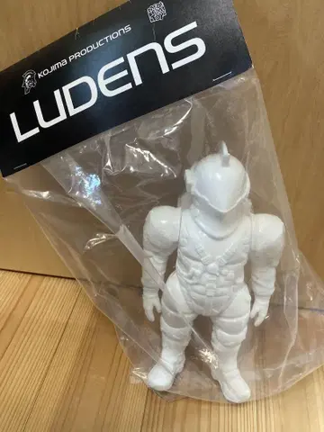 메디콤 토이 KOJIMA PRODUCTIONS LUDENS 소프트 비닐