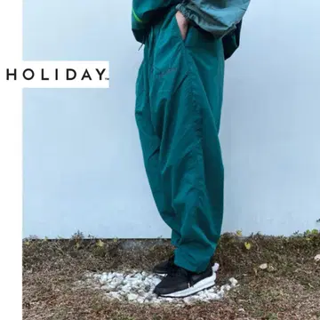 HOLIDAY TRACK PANTS 트랙 팬츠 나일론 조거 팬츠