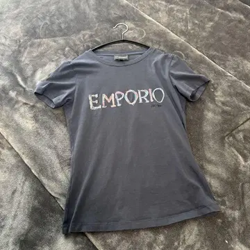 EMPORIO ARMANI 네이비 T셔츠 S