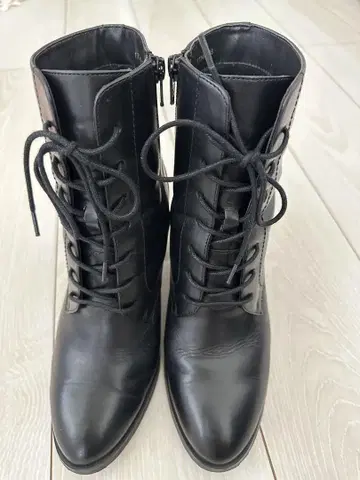 블랙 레이스업 부츠 36