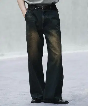 CURVED FLARE DENIM SLACKS