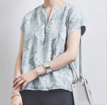유나이티드 애로우즈 블라우스