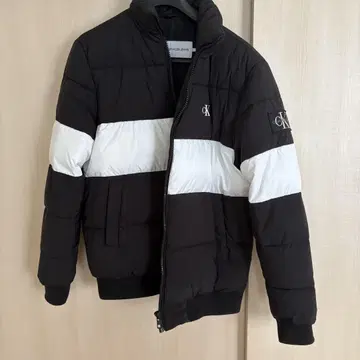 Calvin Klein Jeans 다운 자켓