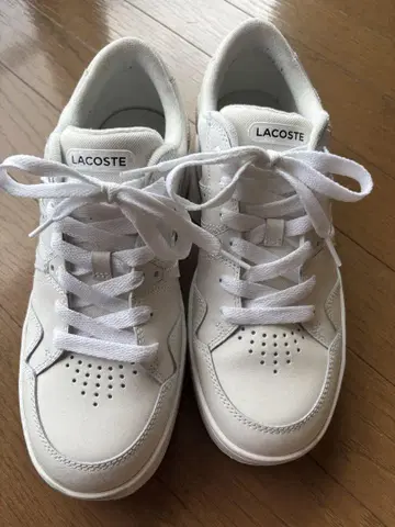 LACOSTE 화이트 스니커즈