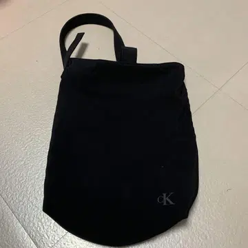 cK 블랙 사선 백팩 (지퍼)
