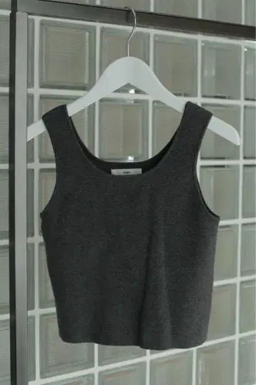 anuke Cropped Knit Tanktop