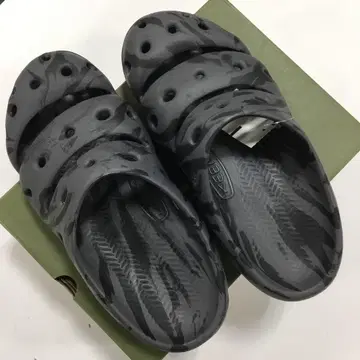 새상품) 킨 요기 KEEN YOGUI 샌들 26cm 1028525