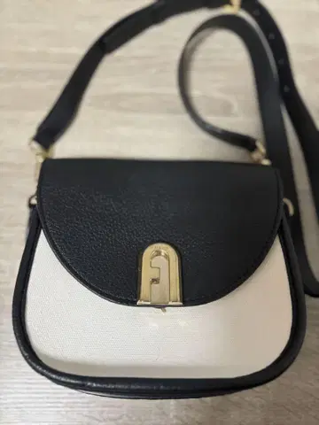 FURLA 숄더백 바이컬러 블랙 화이트