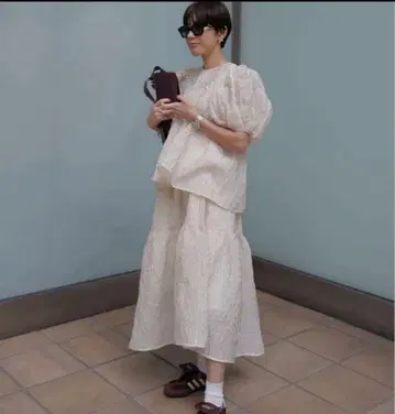 [새상품] 마차트 시어 자카드 상의