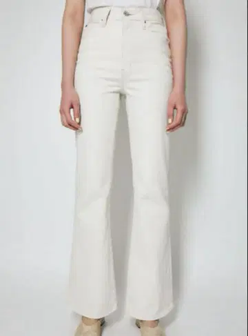 Moussy MVS FLARE 24인치 화이트 마우지 플레어 데님