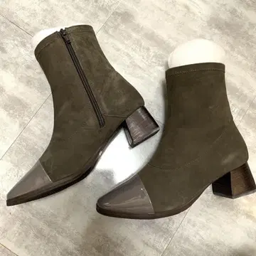 [새상품] 숏 부츠 썸씽 브라운 천연 가죽 23.5cm
