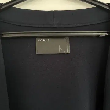 NOBLE 네이비 노카라 자켓