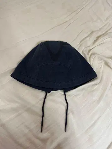 MSCHF 네이비 레이스업 햇