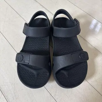 [ TELIC ] 텔릭 샌들 스트랩 샌들