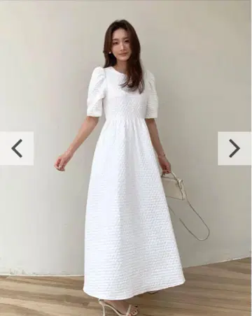 벌스데이 바쉬 원피스 화이트