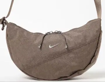 새상품 NIKE 크로스 바디백 브라운