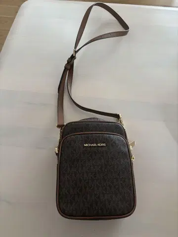 MICHAEL KORS 브라운 숄더백