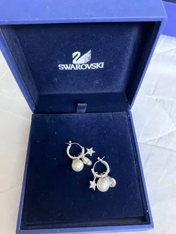 SWAROVSKI 스와로브스키 후프 귀걸이 실버 펄 스타