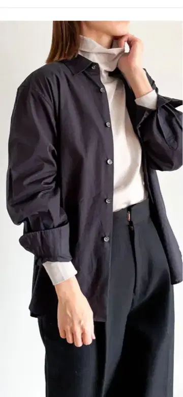 SLOANE 슬로언 수피마스 터틀넥 긴팔 티셔츠 유니섹스
