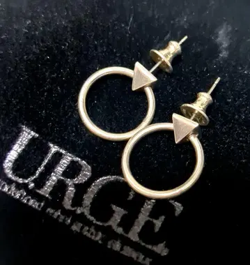 하즈키 U.R.G.E SAD MAZO STUD 귀걸이