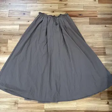 B.C STOCK 브라운 플레어 롱 스커트