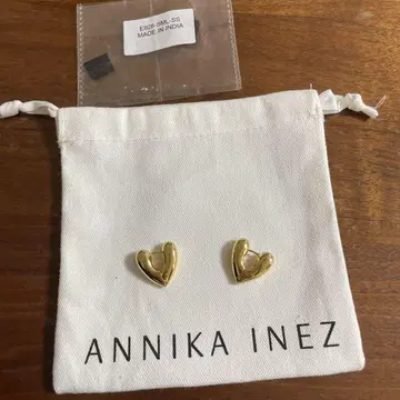 새상품 ANNIKA INEZ 아니카 이네즈 하트 후프 귀걸이 골드