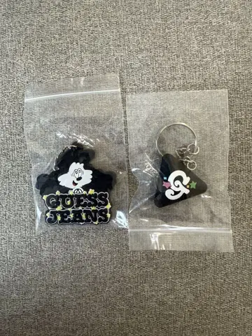GUESS JEANS verdy 키링 2개 세트