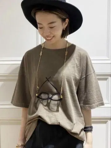 두지엠 클라세 루즈 티셔츠 카키