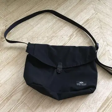 숄더백