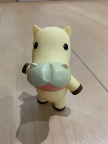 금색 갓슈 우마곤 소프트 비닐 인형