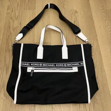 마이클코어스 나일론 빅 토트 숄더백