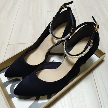 Le Talon 블랙 펄 장식 펌프스 24.5cm