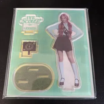 IVE 이소 SCOUT 서울 네이비 아크릴 스탠드 트레이딩 카드 포함