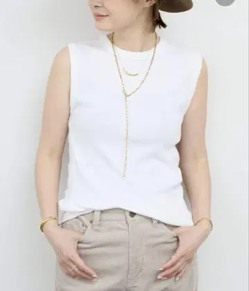2025 두지엠 클라세 dignity sleeveless 탱크탑 화이트
