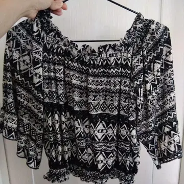 오프숄더 탑 L 사이즈