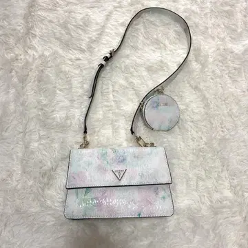 새상품급 GUESS 게스 숄더백 꽃무늬 파우치 포함