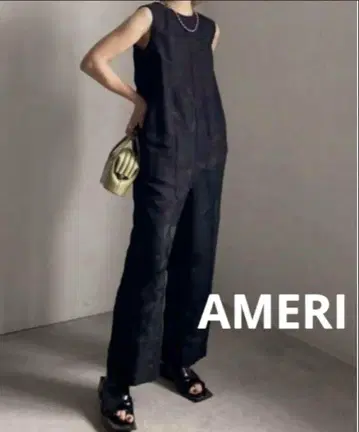 새상품 AMERI NORA FLOWER EMBROIDERY ROMPERS