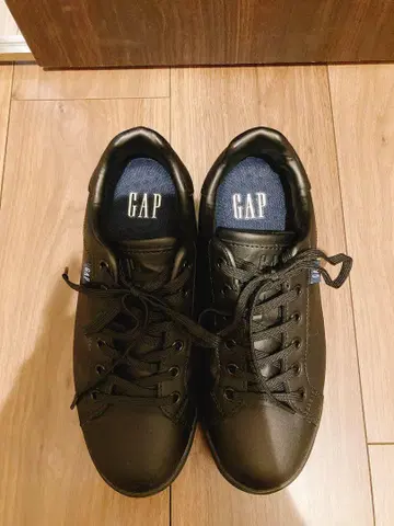 GAP 경량 스니커즈 블랙 22.5cm