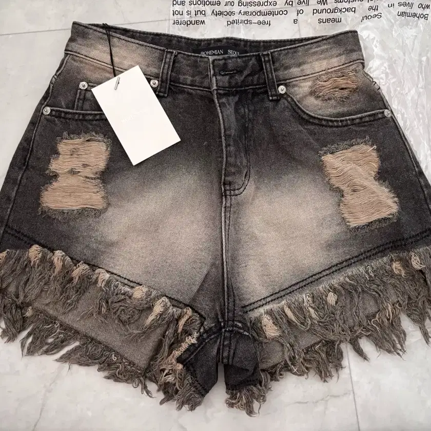 bohemian seoul Damage Washig Shorts ボヘムソ bohemian seoul DAMAGE WASHING SHORTS - メルカリ