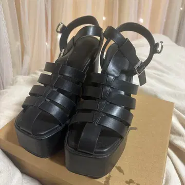 GYDA 블랙 플랫폼 샌들 L 사이즈 통굽