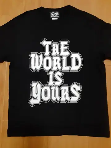 THE STAR CLUB THE WORLD IS YOURSKS 티셔츠