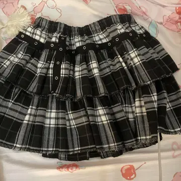 볼칸 & 아프로디티 블랙 티어드 비둘기 스커트